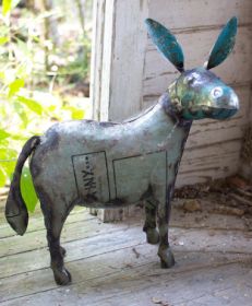 RECYCLED METAL DONKEY