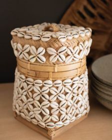 BAMBOO BOX WITH SHELL DETAIL