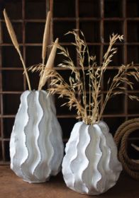 CERAMIC RUFFLE VASE - LARGE