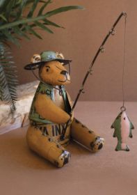 RECYCLED IRON BROWN BEAR FISHING