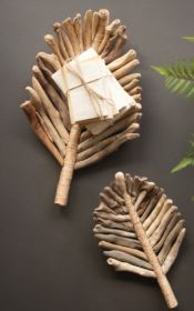 SET OF TWO DRIFTWOOD LEAVES TRAYS WITH ABACA DETAIL