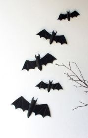 SET OF FIVE BLACK METAL BATS - ONE EACH SIZE